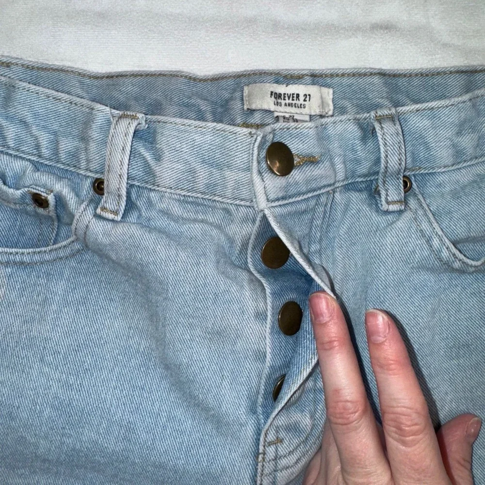 Forever 21 Light Wash‎ Denim Shorts Size 27 Button Fly Casual Cute